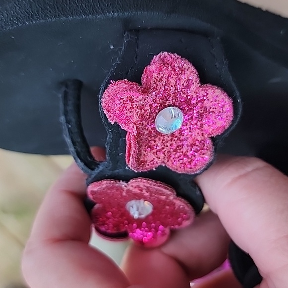 π 3 for $15 Deal! πWonder Nation black flip flop with pink flowers 3 - Picture 5 of 5